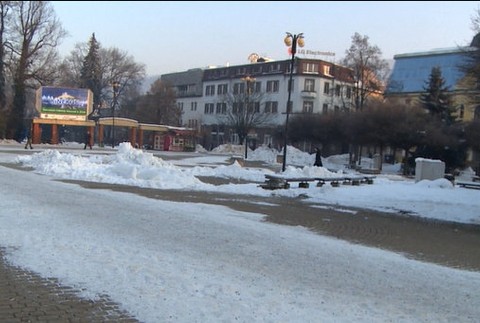  Mladík musel behať nahý mestom. Na sebe mal tento nápis