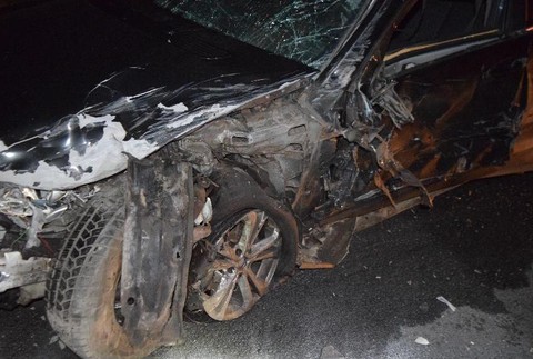 Vážna nehoda pri Rimavskej Sobote. Mladík čelne narazil do 20-ročnej vodičky