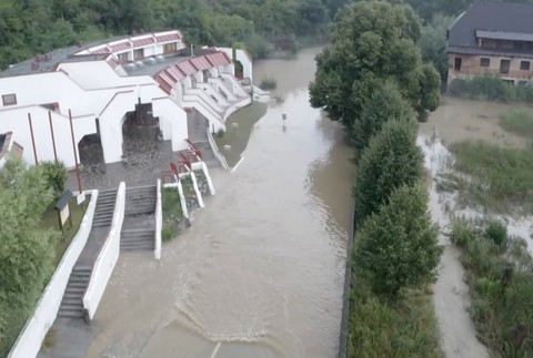 Voda sa prehnala rožňavským okresom