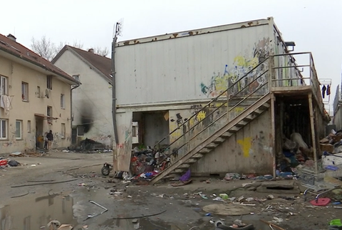 zltacka v dunajskej strede 1