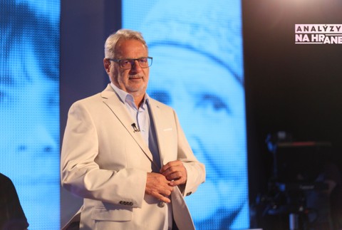 Analýzy Na hrane s Radoslavom Štefančíkom a Mariánom Leškom