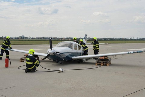 Lietadlo pristálo bez vysunutého podvozku