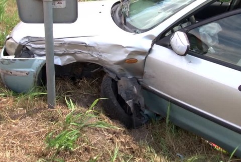 [multi] Nabral dve značky a ostal v strede kruhového objazdu. Vodič nafúkal viac ako tri promile 6665