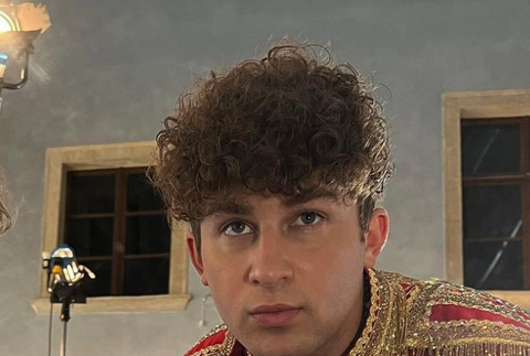 Curly Simon