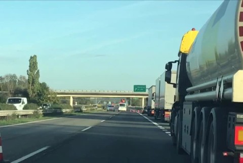 Tragické ráno. Kamión zrazil chodca8445