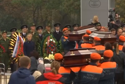 Posledná rozlúčka s obeťami útoku v Kerči 