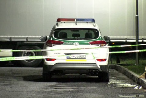 Zamestnanci pumpy ostali v šoku. Maskovaní muži rozbili okno a ukradli trezor