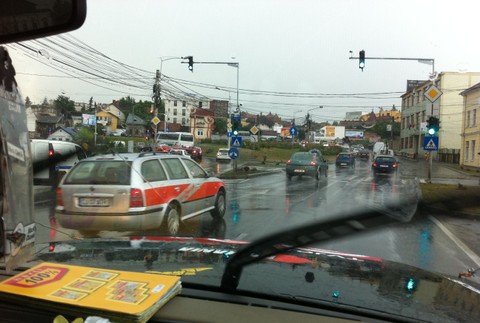 Rumunsko dážď v meste