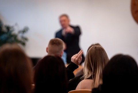 Diskusia Roberta Fica a študentov v Modre