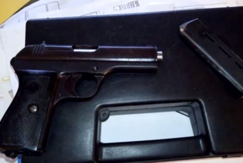 Pri policajnej akcii zameranej proti extrémizmu mali zadržať aj bývalého advokáta Mikuláša Černáka