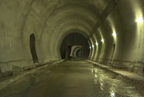 Vnútri tunela Višňové