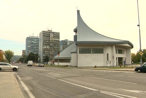 [multi] Útok na kostol 9067