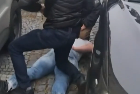 Polícia zadržala muža, ktorý chcel rozložiť ženu v kyseline 1