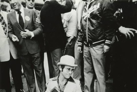 Elton s hviezdou na Chodníku slávy