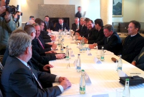 Okrúhly stôl, strana Smer-SD, príprava programového vyhlásenia, Robert Fico a spol