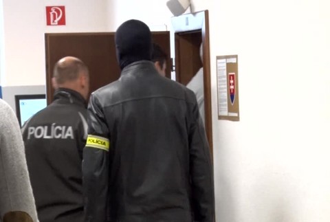 Špičkový slovenský kickboxer si pomýlil jarmok s boxerským ringom. Za asistencie otca brutálne dobil mladého muža