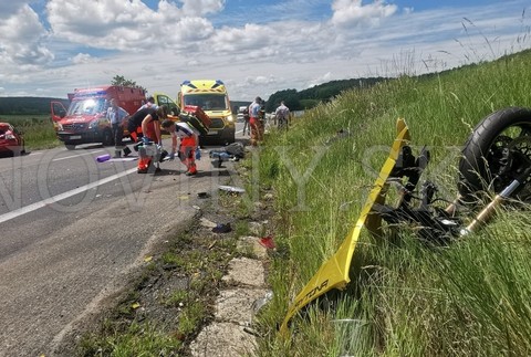 Jazda motorkárov pri Zvolene skončila tragédiou. Dvaja po zrážke na mieste zomreli