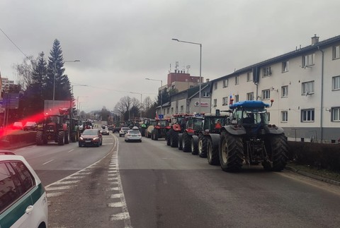 farmari protesty DOLNÝ KUBÍN (1)
