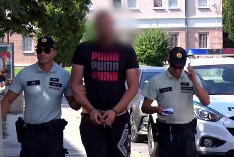 VIDEO: Na poludnie vošiel do herne a žiadal peniaze. Teraz sedí vo väznici1251