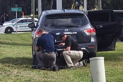 Vošiel do banky a spustil streľbu. Útok mladíka si vyžiadal 5 obetí