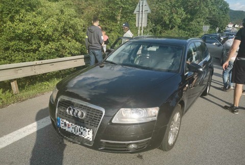 NAKA zadržala dvoch podozrivých dílerov