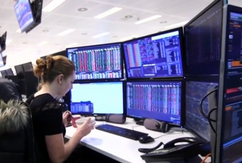 Finančné trhy sú ako na hojdačke. Začína sa hovoriť o ďalšej kríze