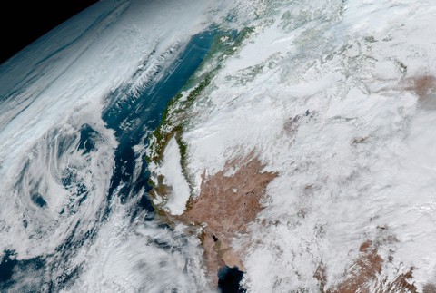 Kalifornia,Goes-16,družica