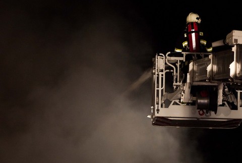 Požiar oheň plamene sklady Bratislava hasiči