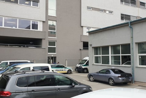 Policajná razia v Bratislave. Akcia má súvisieť s výstavbou obchvatu