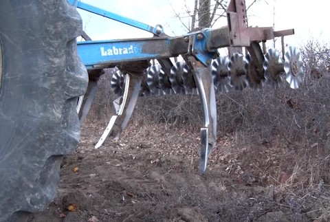 Pri orbe poškodil plynové potrubie. Pre nebezpečenstvo výbuchu uzavreli cestu11198