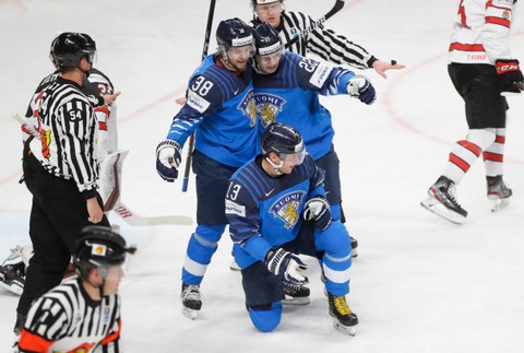 MS v hokeji v Lotyšsku Fínsko:Kanada