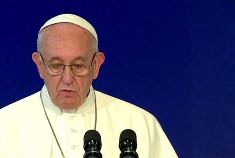 pápež rečnil o sexuálnom zneužívaní