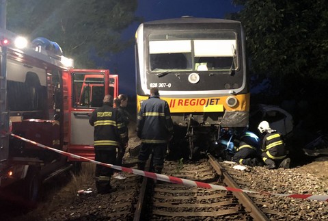 Nehoda vlak a automobil