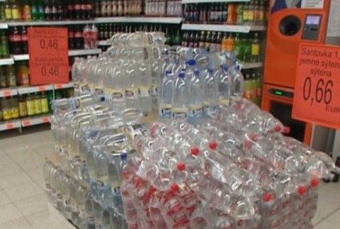 Spustí sa zálohovanie plastových fliaš a plechoviek.