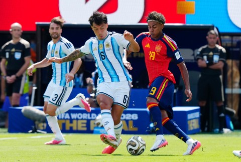 CORRECTION_Argentina_Spain_WCup_Soccer531835