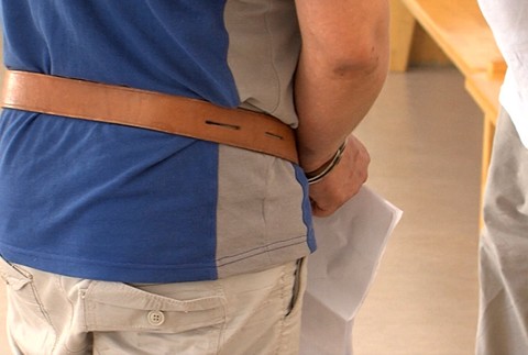 obvinený z napadnutia