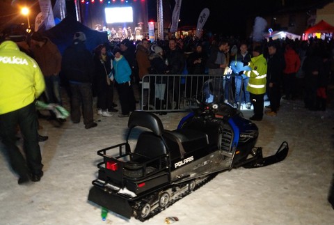 Na Donovaloch vrazil opitý muž do davu ľudí