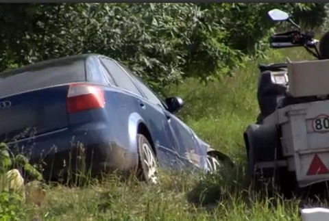 Zrážka osobného auta a štvorkolky. Muža (74), ktorý sedel na štvorkolke, previezli do nemocnice