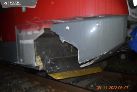 Zrážka auta s vlakom pri Kopčanoch (4)