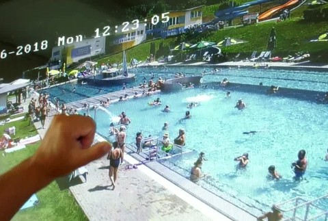 Kúpalisková sezóna prináša nástrahy aj pre deti. Dievča (7) leží v umelom spánku v nemocnici6876