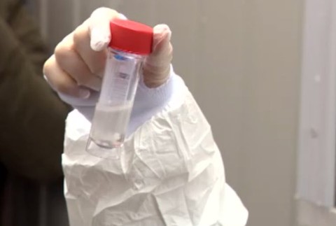 Spúšťa sa PCR testovanie kloktaním. 