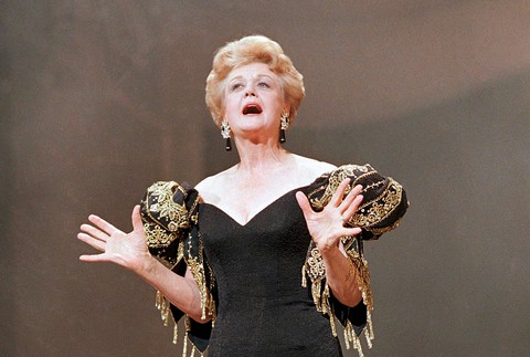 Obit_-_Angela_Lansbury_00262-dce061f1946b4daca203882dd9711339