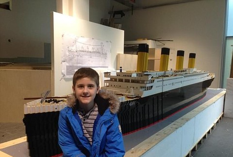 model Titanicu z lego kociek