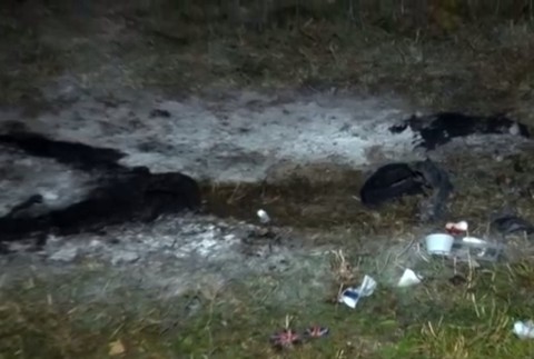 Krik a šľahajúce plamene prebudili obyvateľov sídliska. Muž sa tam polial benzínom a podpálil