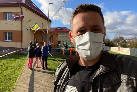 V Bzenove sa dal otestovať aj reportér KRIMI Pavol Janič. 