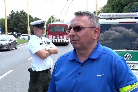 [multi] Policajt zrazil ženu 1978