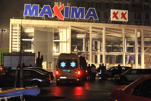 Riga pás strechy kolaps hasiči zranení 2