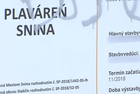 Snina rieši vážny problém. Výstavbu plavárne za milióny začali bez schváleného rozpočtu