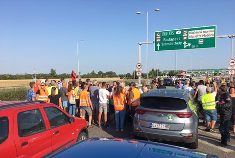 Protest pendlerov proti vládnym opatreniam.