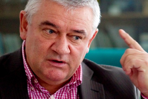 Slota ukazovák hore